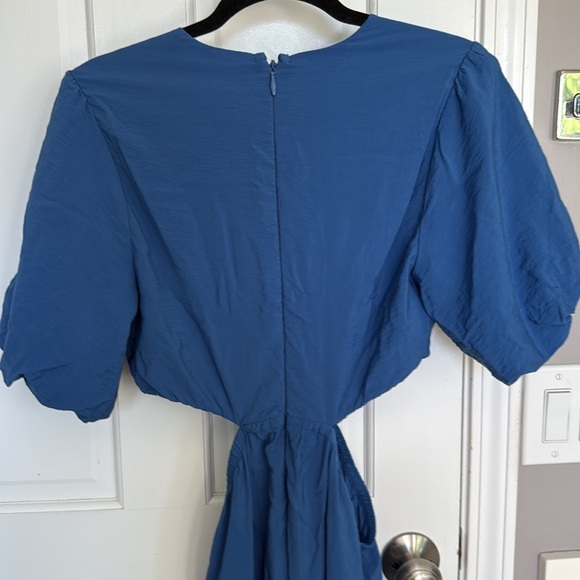 Abercrombie & Fitch Short Sleeve Cutout Maxi Dress Blue - Picture 5 of 6